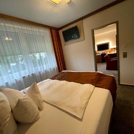 Hotel Merkur Ландштуль Экстерьер фото