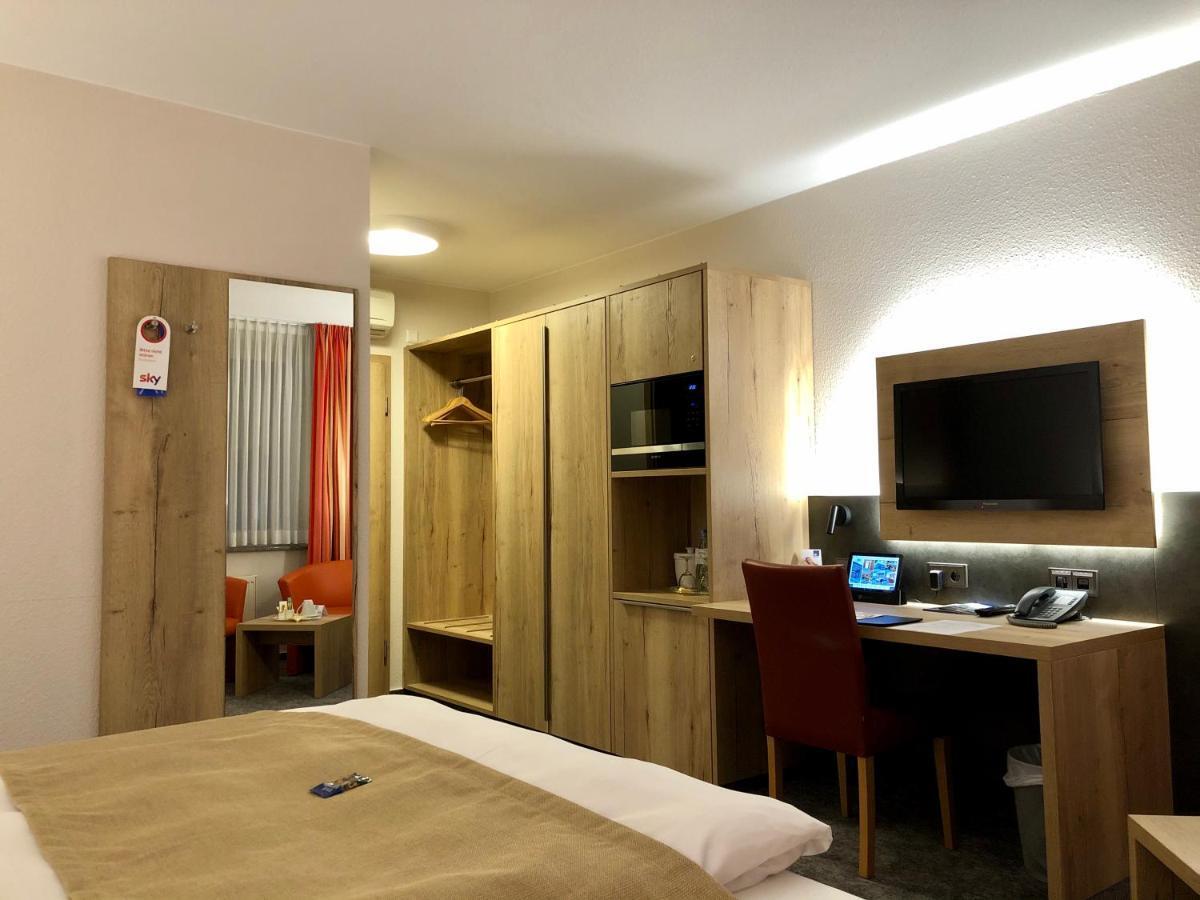 Hotel Merkur Ландштуль Экстерьер фото